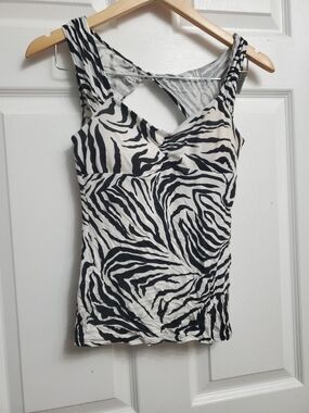Majora Black & White Zebra Print Sleeveless Women's Top - SIZE S (DAMAGED)
